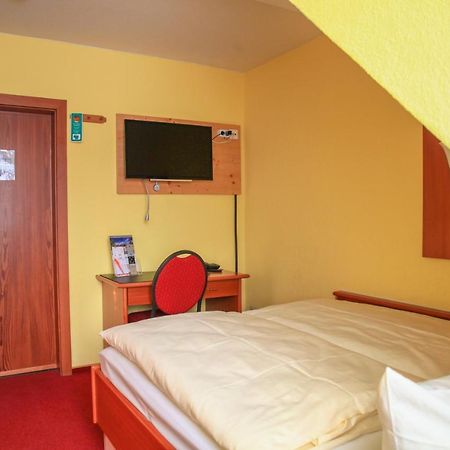 Hotel Garni Harzer Hof Osterode am Harz Buitenkant foto